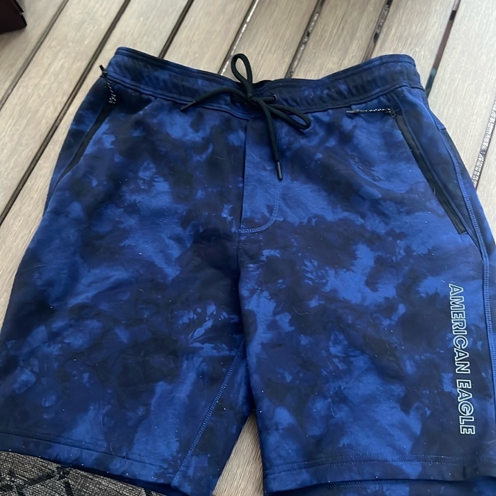 Shorts with zippered pockets